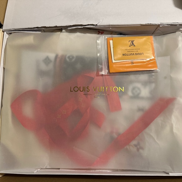 Tote - Picture 2 of 3